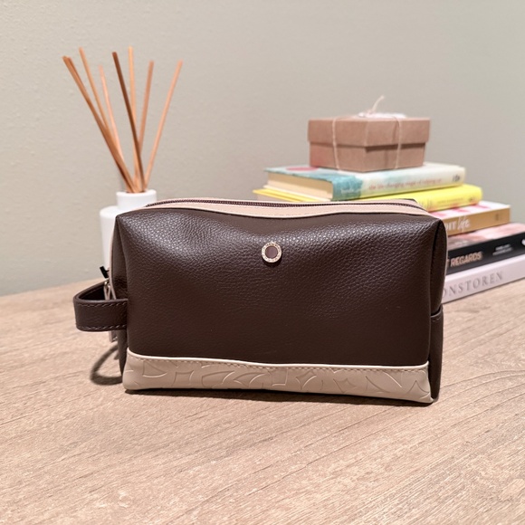 BVLGARI | Emirates First Class Toiletry Bag for Men - Picture 2 of 8